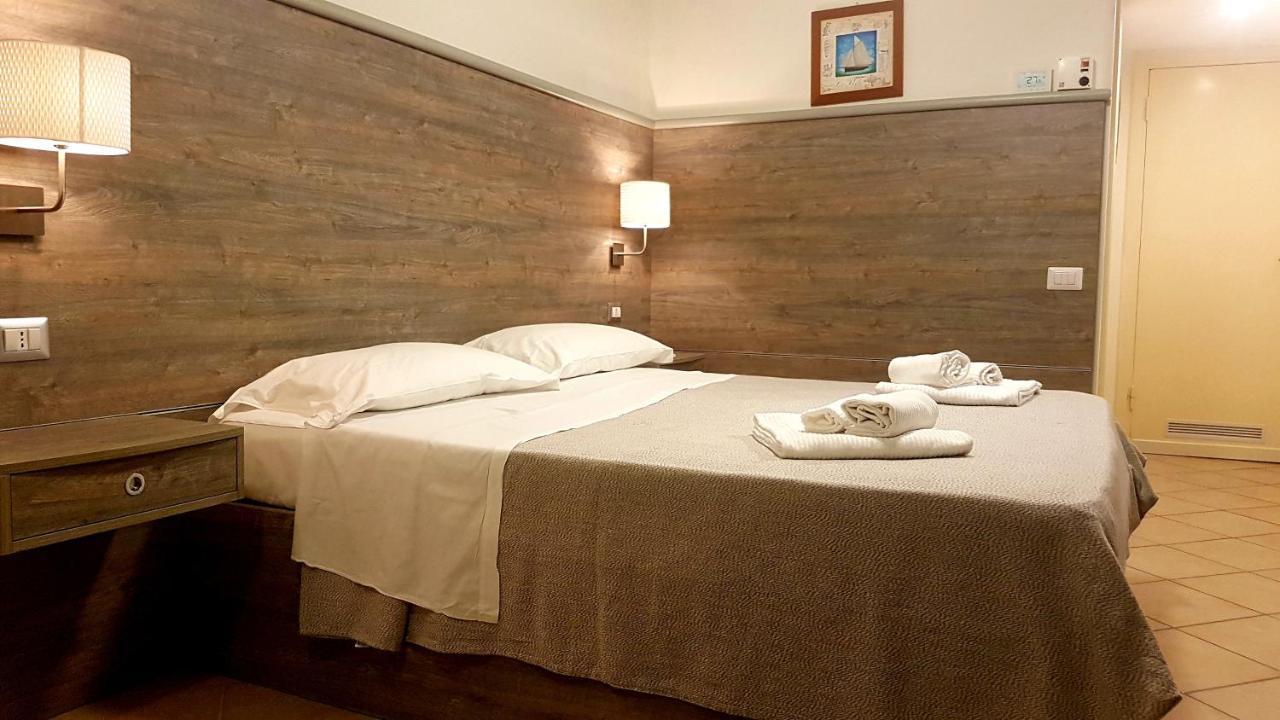 Hotel La Baia Ponza Eksteriør billede