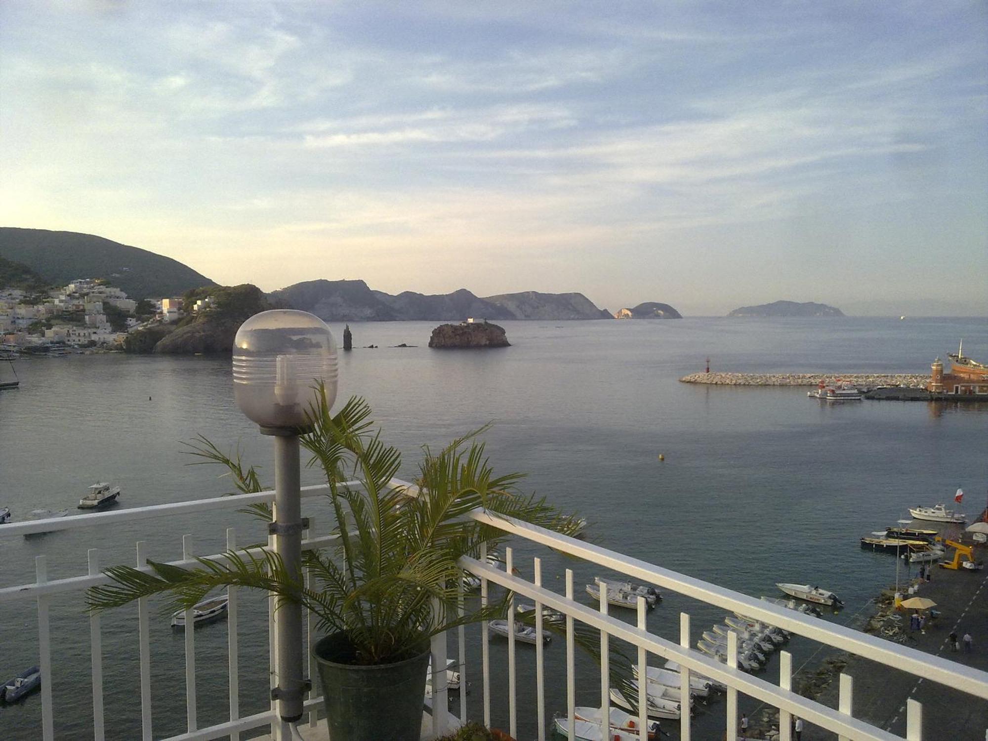 Hotel La Baia Ponza Eksteriør billede
