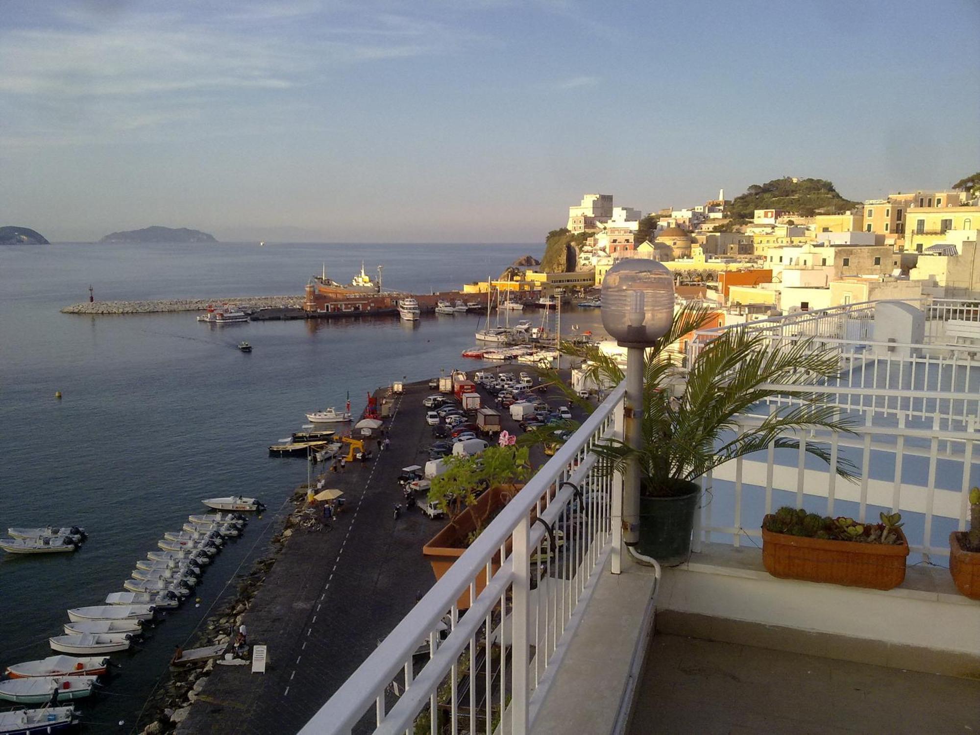 Hotel La Baia Ponza Eksteriør billede